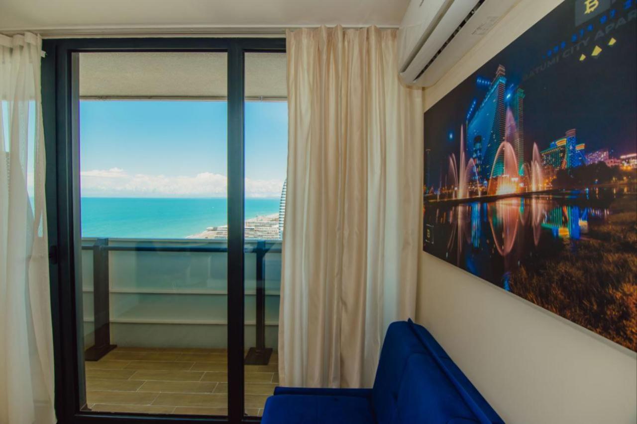 Апартаменты Royal Sea Breeze Батуми Экстерьер фото