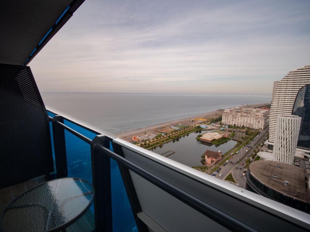 Апартаменты Royal Sea Breeze Батуми Экстерьер фото