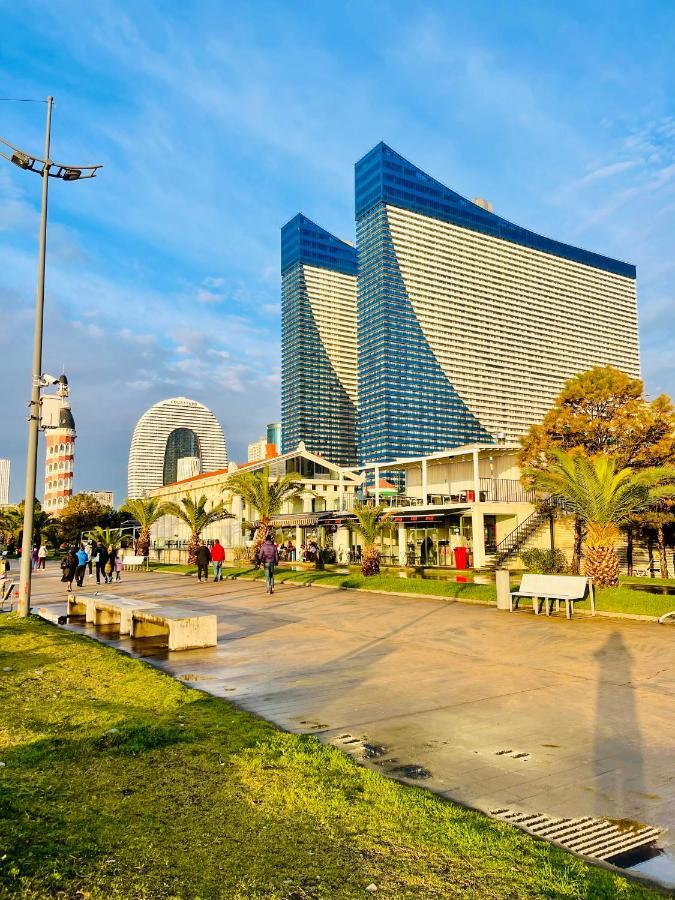 Апартаменты Royal Sea Breeze Батуми Экстерьер фото