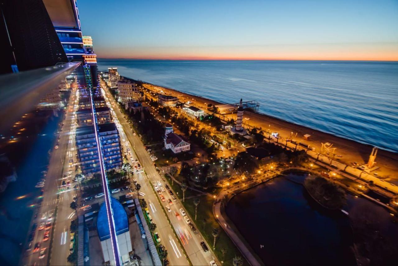 Апартаменты Royal Sea Breeze Батуми Экстерьер фото